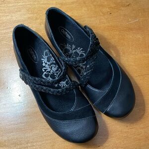 Women's black AETREX Mary Jane's. Size 38